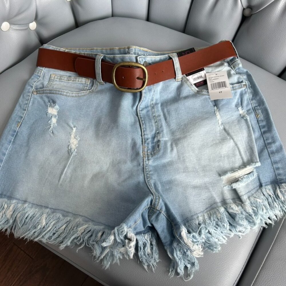 BNWT No Boundaries Denim Shorts Sz 17